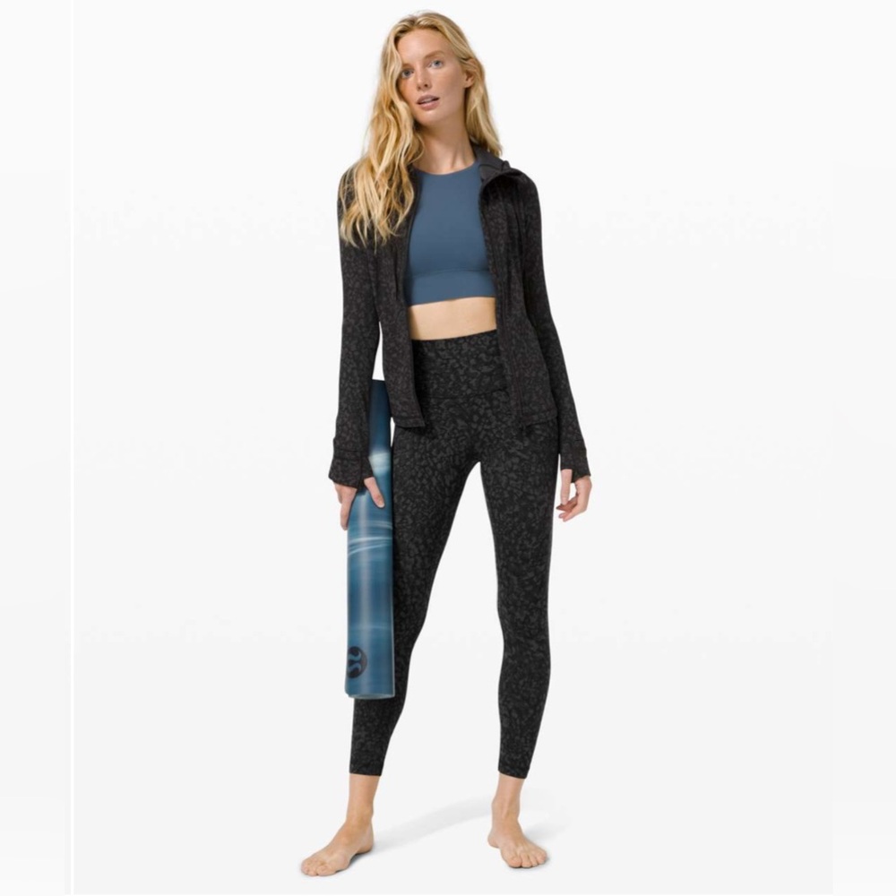 Lululemon Align Pant II 25"
Formation Camo Deep Coal Multi
Size: 4
47